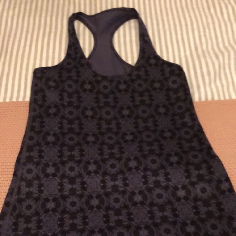 Lululemon tank size 10